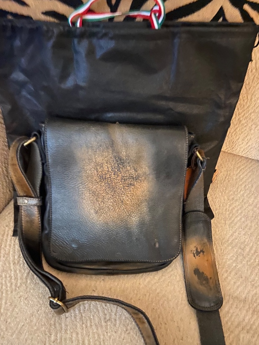 Lusher Leather Crossbody NEW - Picture 3 of 7